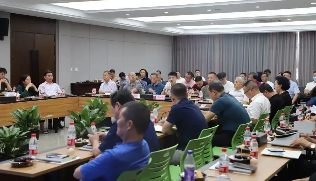 卓越企业家学习俱乐部走进8868体育官网首页入口科技参观学习！